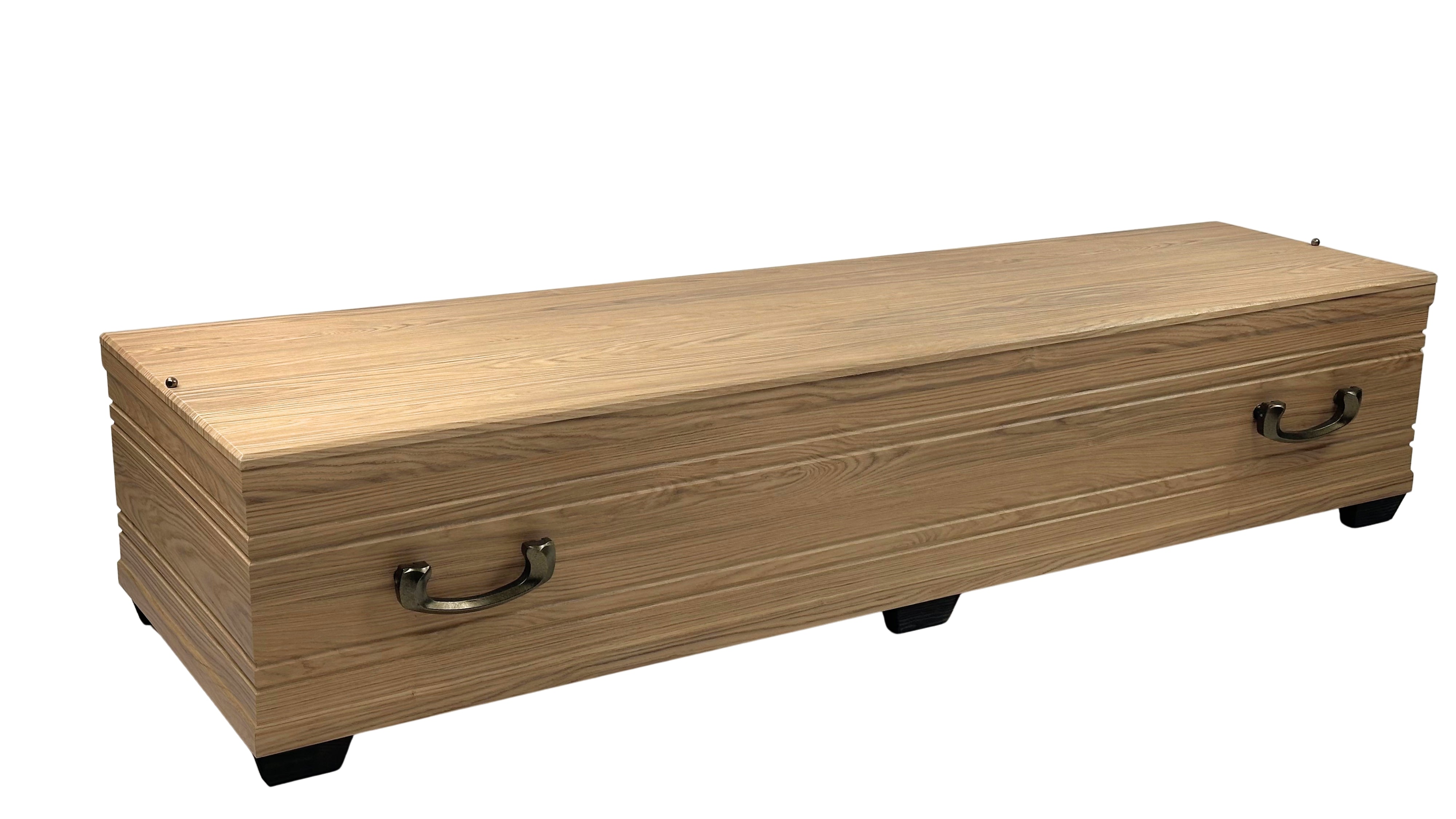 Lyon coffin in oak decor with low flat lid