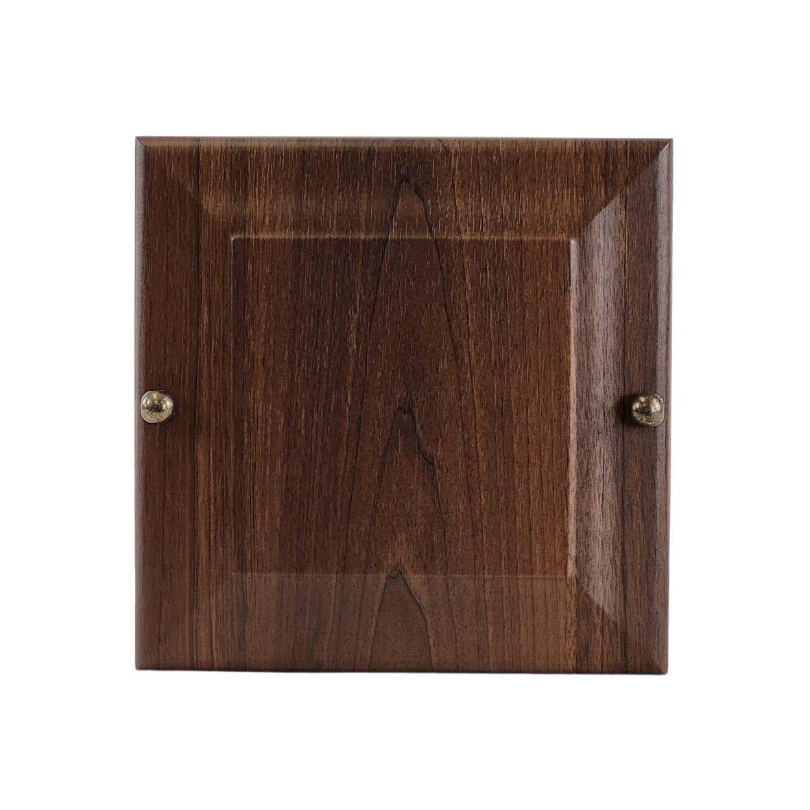 AURA Brown Oak